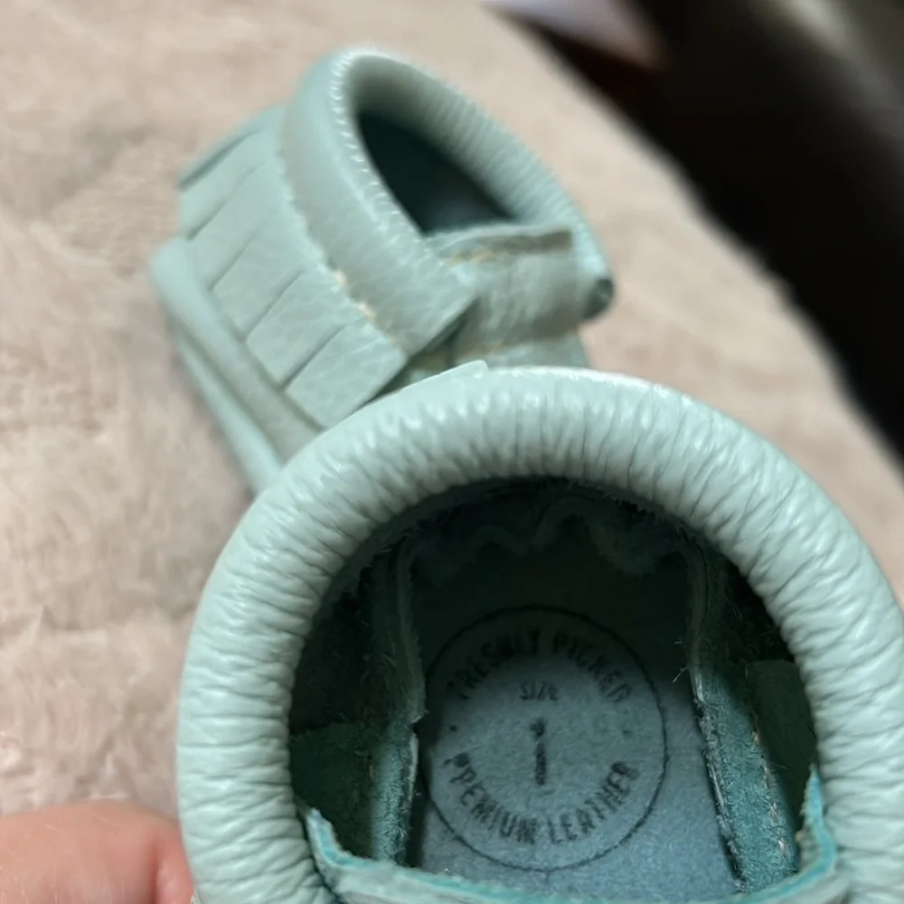 Baby premium leather Freshly Picked infant textured teal moccasins Size 1